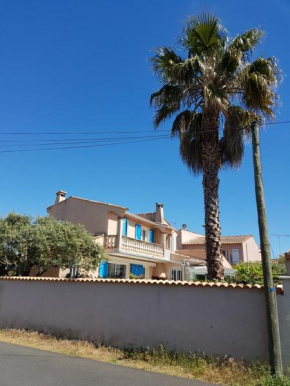 Appartement proche bord de mer (250m), 1er étage villa